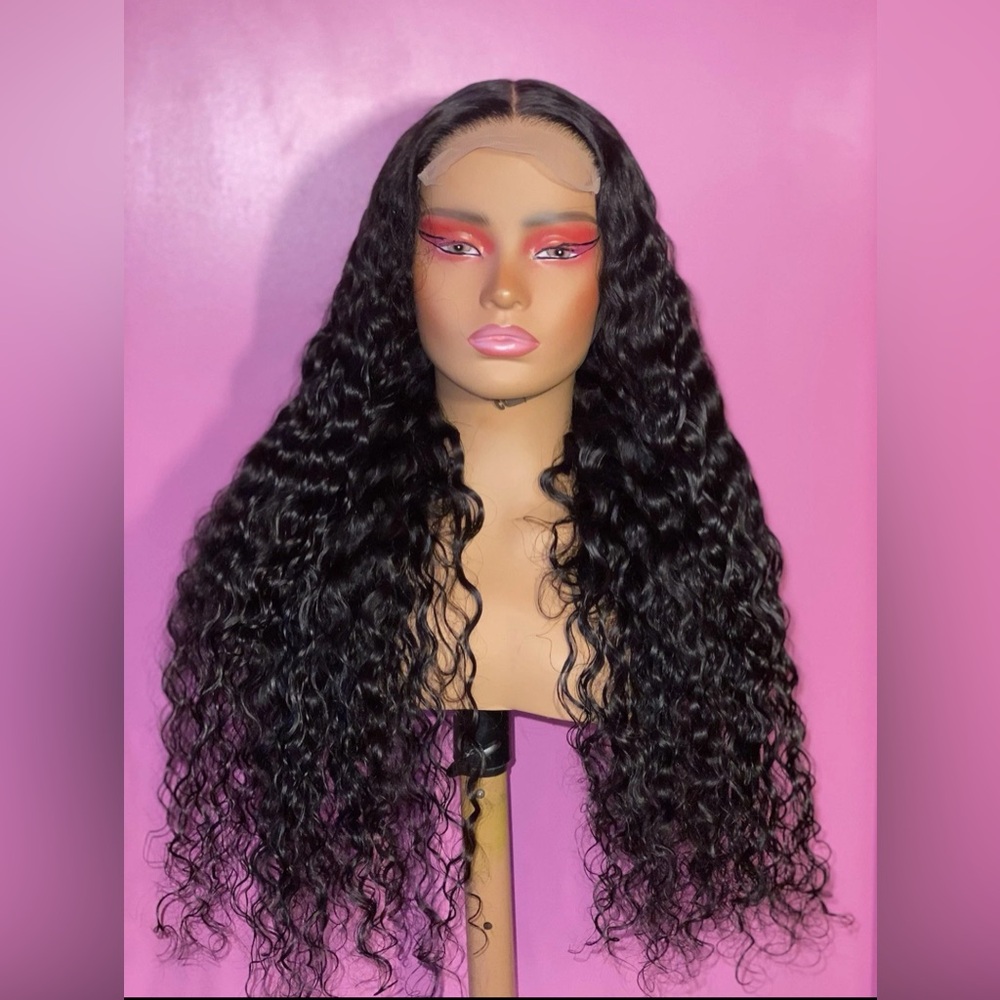 28” Water Wave 5x5 Closure Wig 300% Density Human Hair Bleached Knots